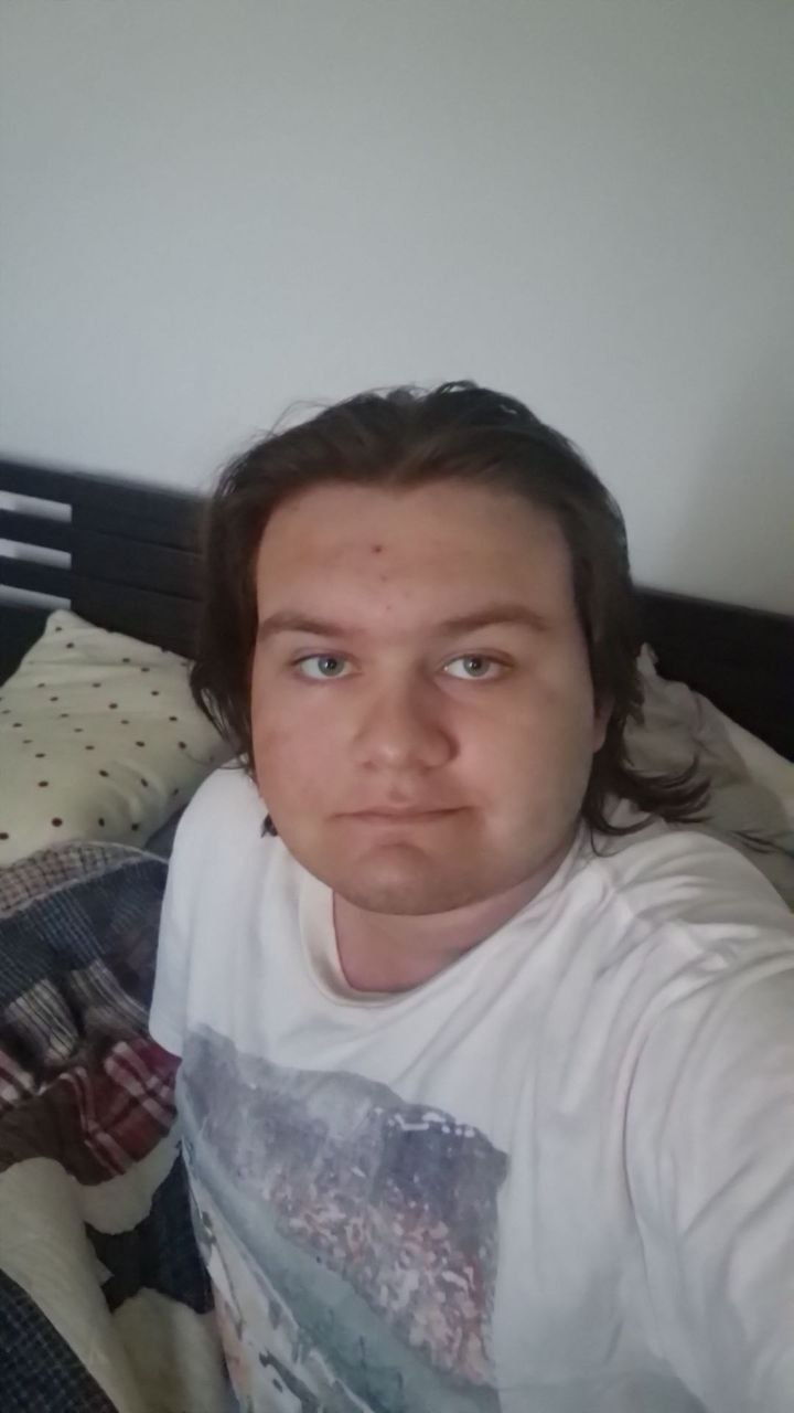 Profil de Enrik, 19 ans, pute à LaCourneuve