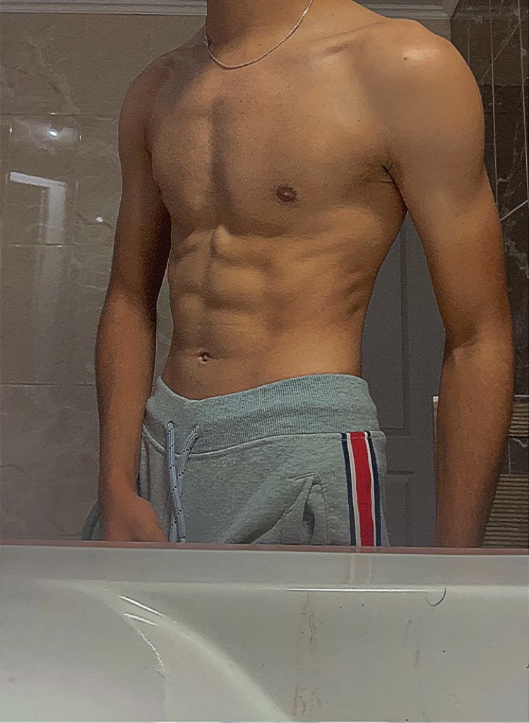 Profil de Zvonko, 22 ans, pute à Stains