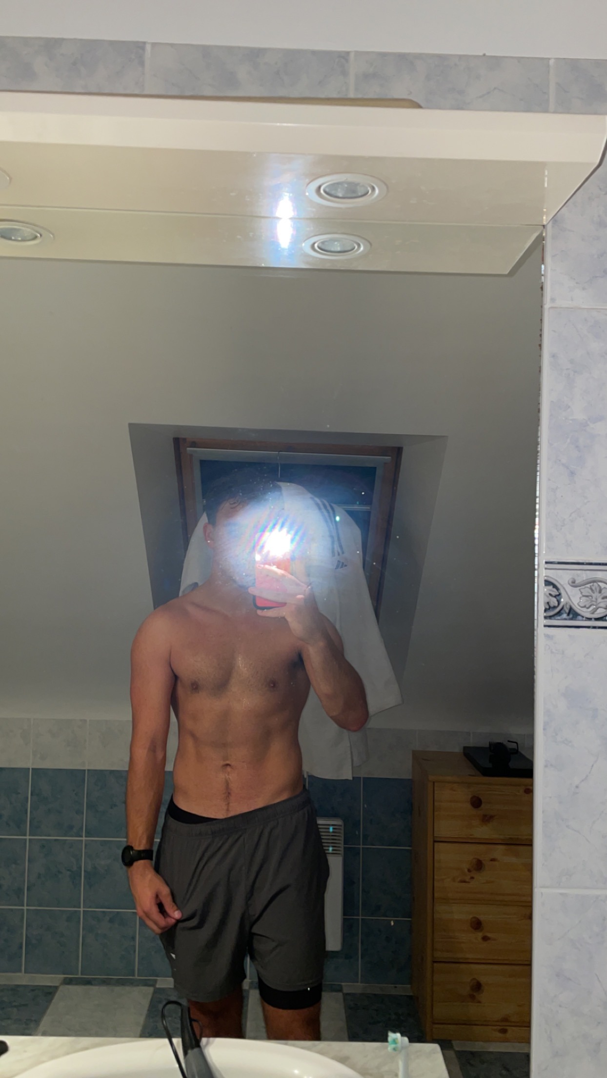 Profil de Islem, 23 ans, pute à Vaujours