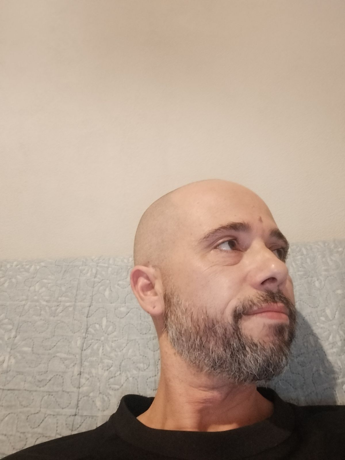 Profil de Stelio, 40 ans, pute à Neuilly-Plaisance