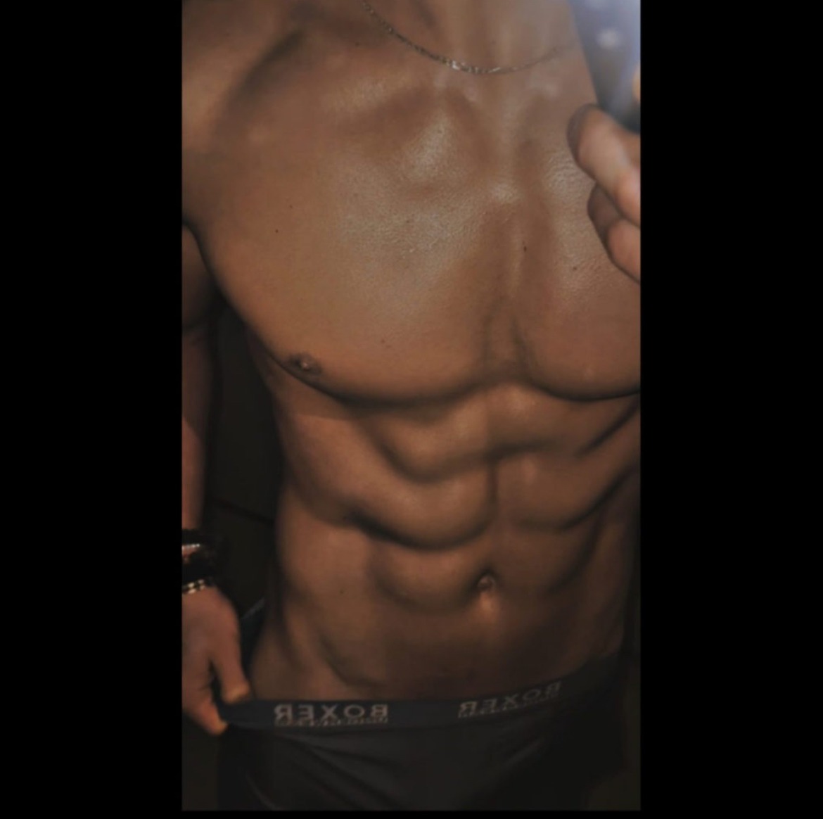 Profil de Nhat, 24 ans, pute à Noisy-le-Sec