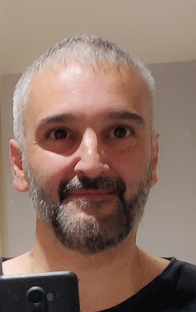 Profil de Majed, 48 ans, pute à Villemomble