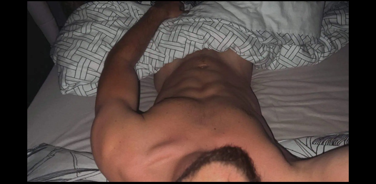Profil de Hendy, 24 ans, pute à Romainville